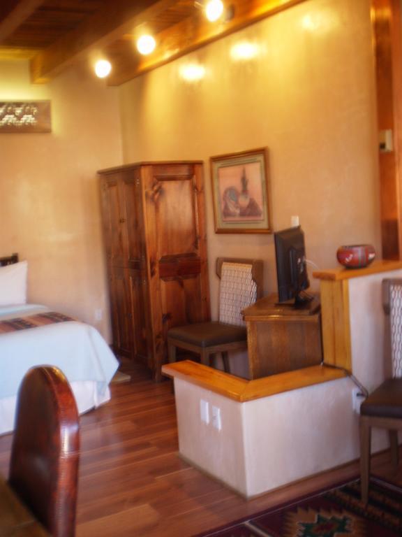 Guadalupe Inn Santa Fe Room photo